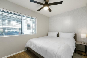 Cozy and Elegant 1B1B Oasis in Old Town